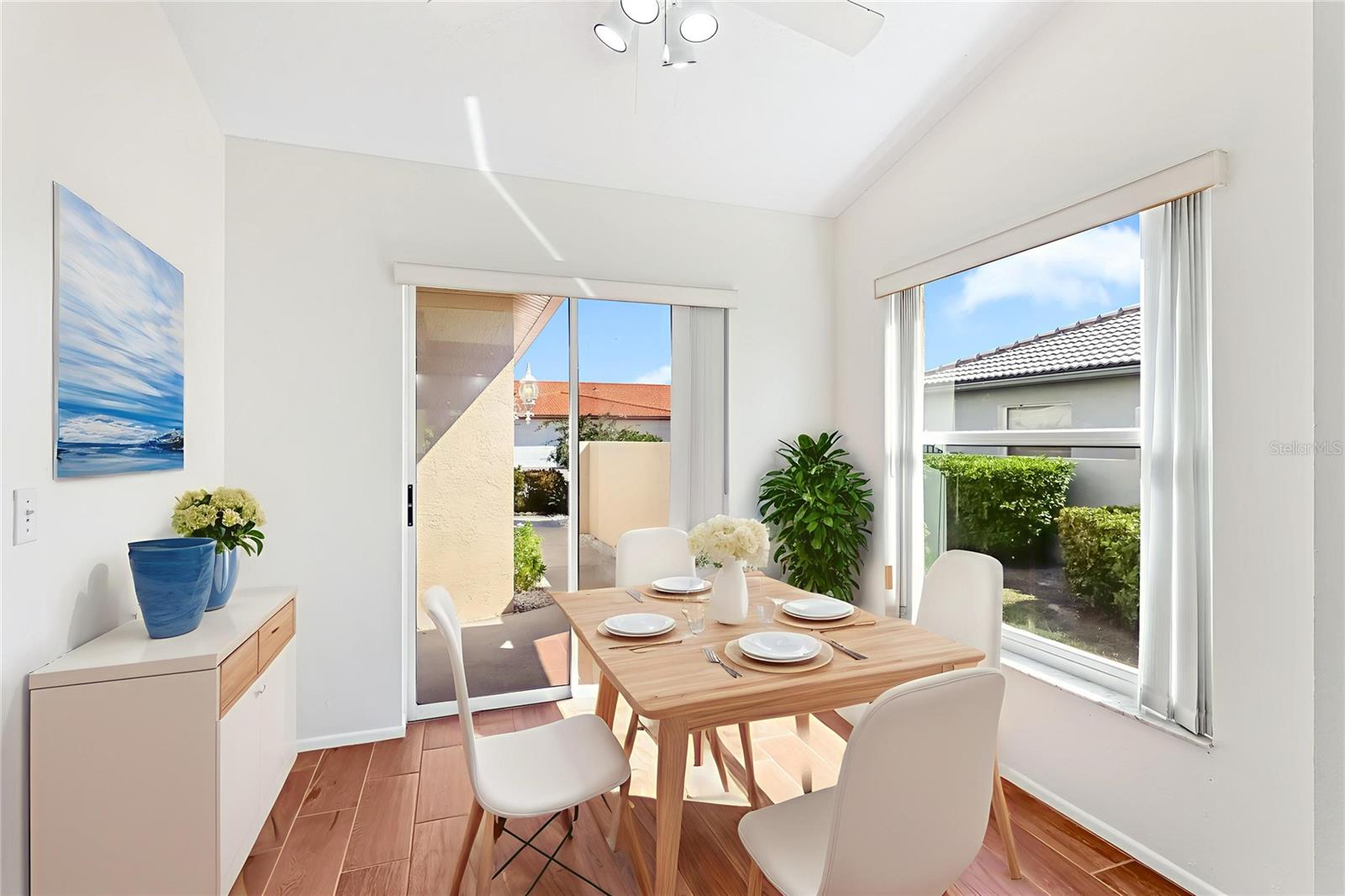 CASA DEL SOL SEC VI - Residential