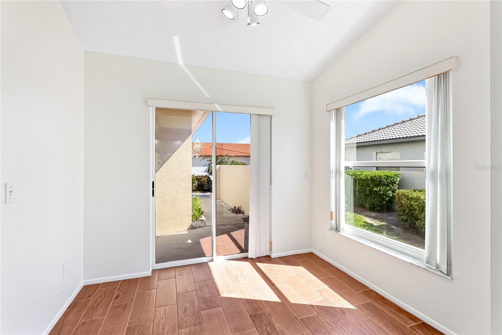 CASA DEL SOL SEC VI - Residential