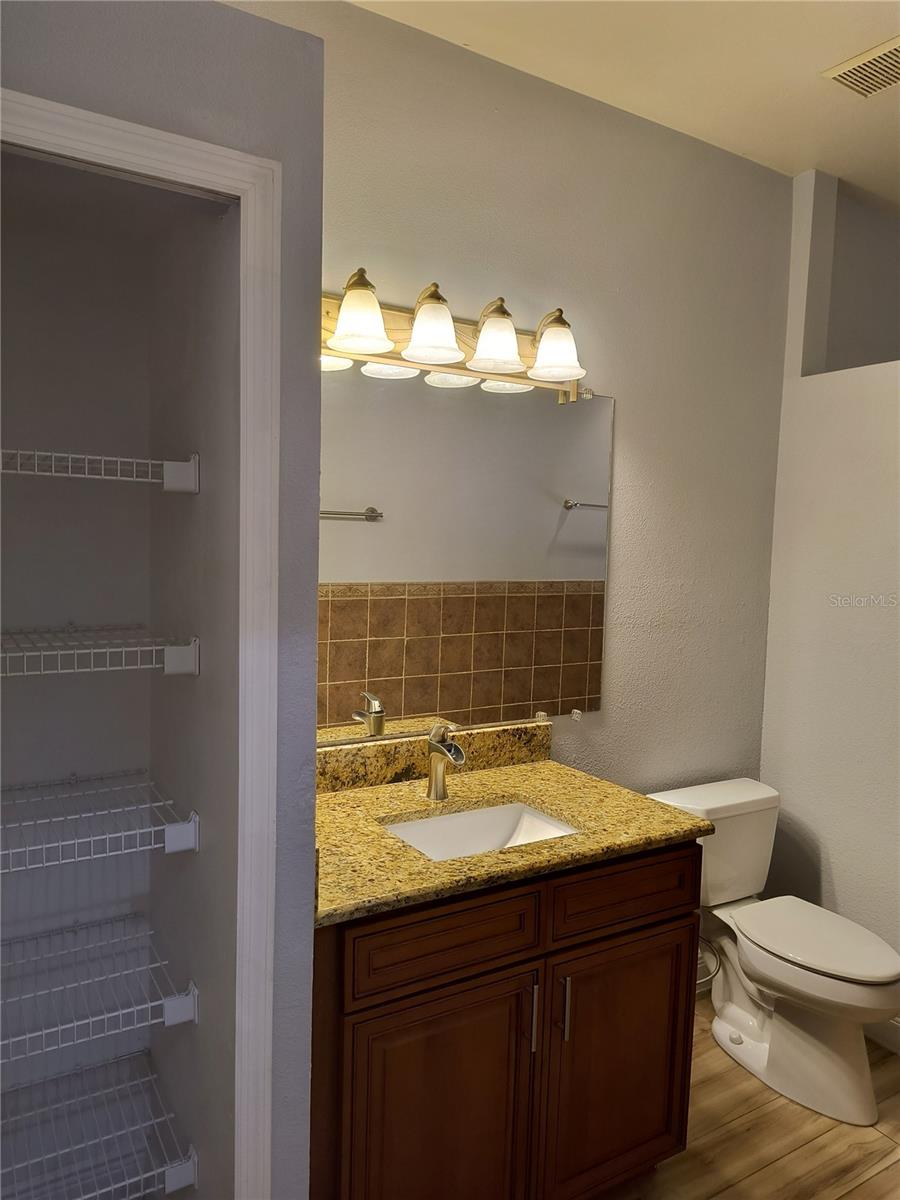 CANOE CREEK LAKES UNIT 1 - Residential Lease