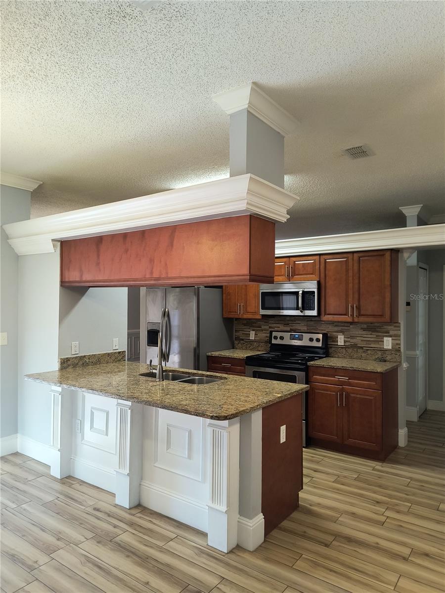 CANOE CREEK LAKES UNIT 1 - Residential Lease