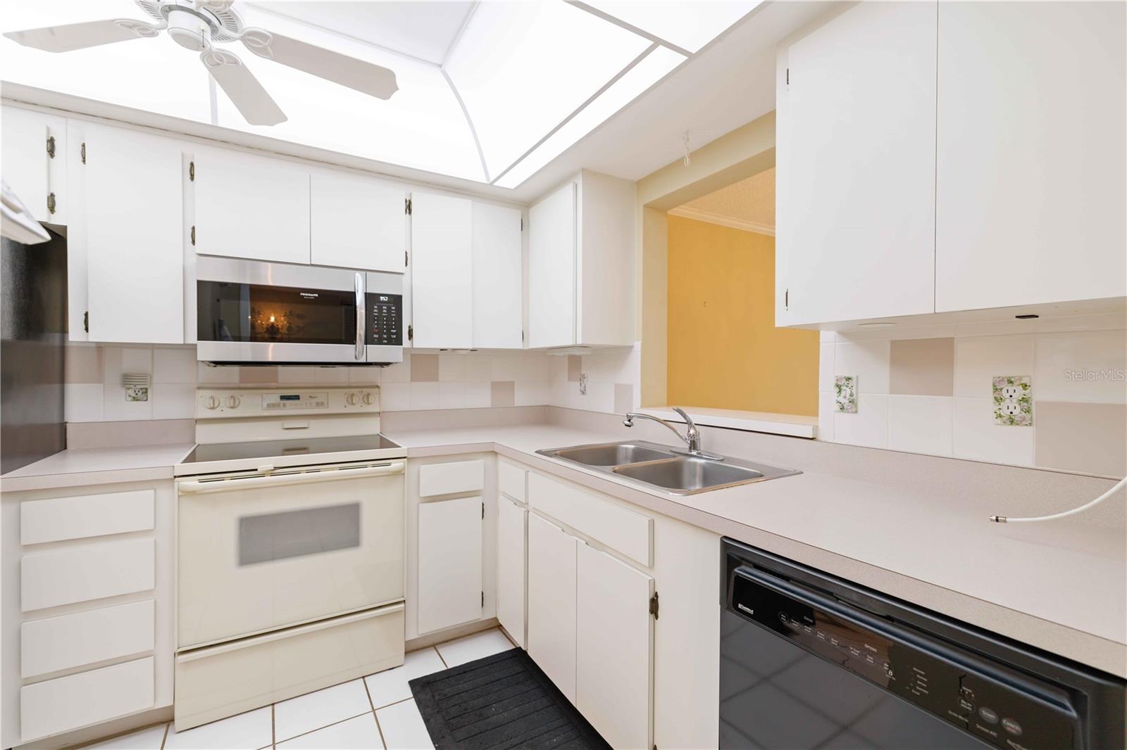 PALM-AIRE AT SARASOTA 10-C - Residential