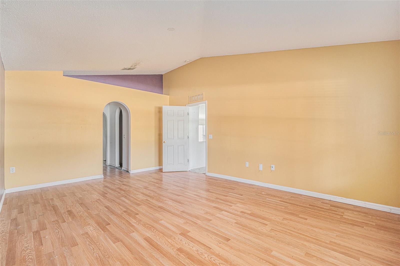 ROYAL HIGHLANDS - Residential