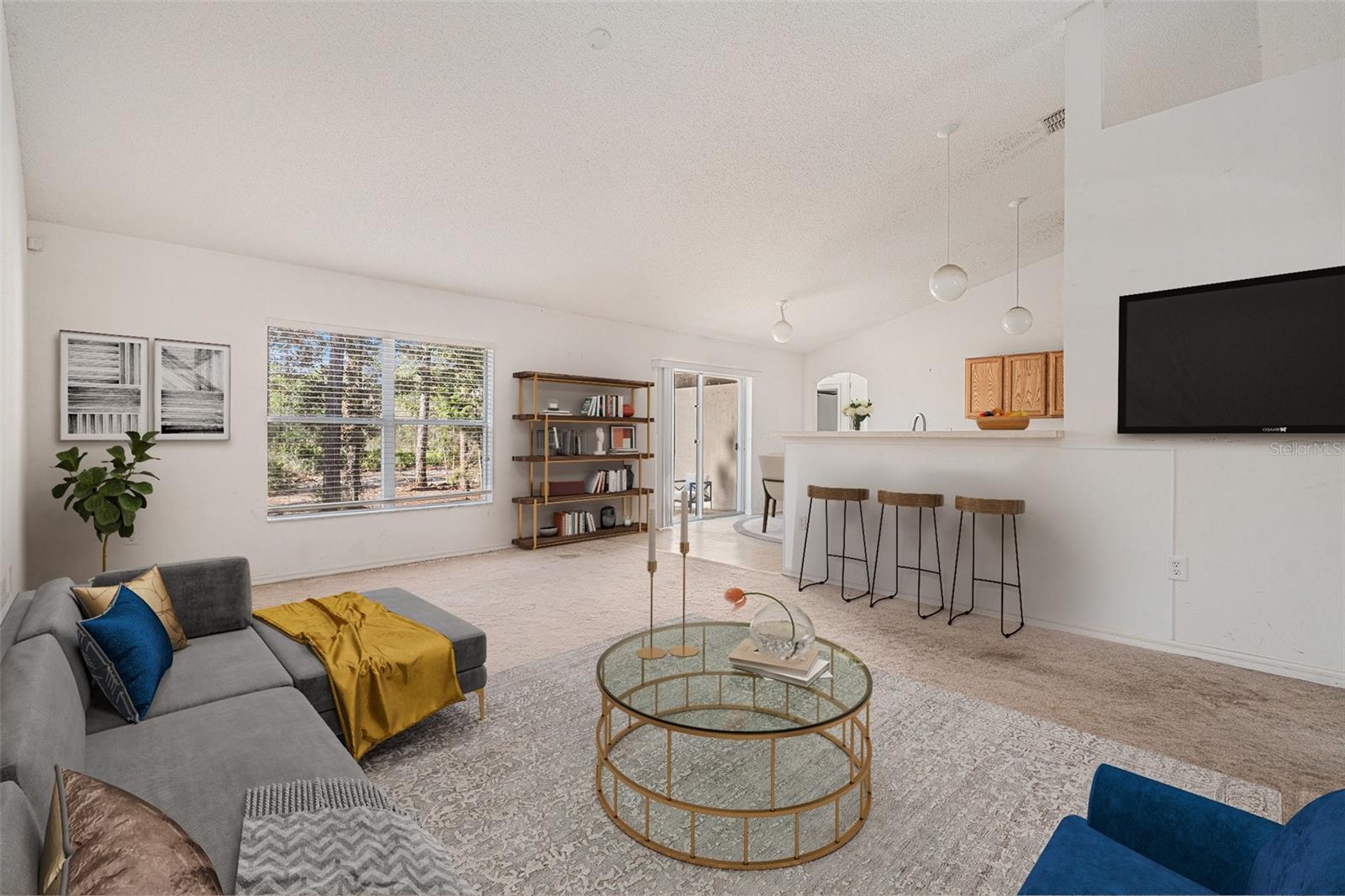 ROYAL HIGHLANDS - Residential