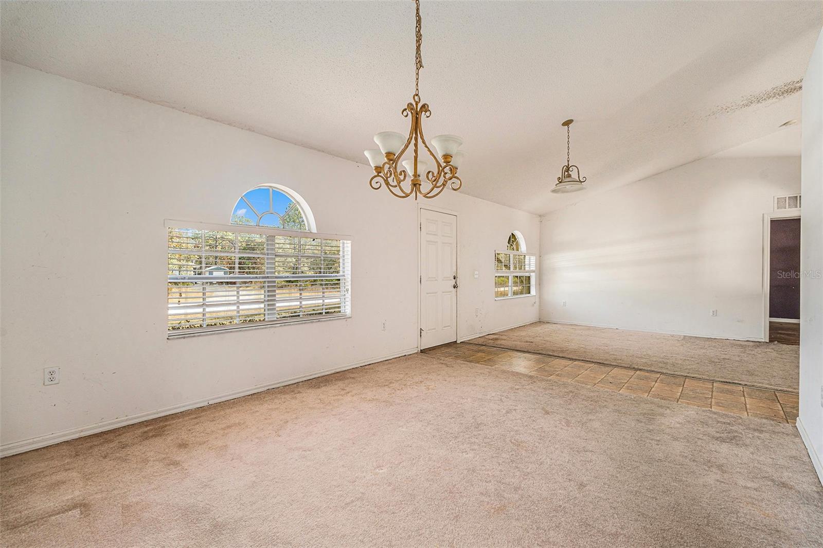 ROYAL HIGHLANDS - Residential