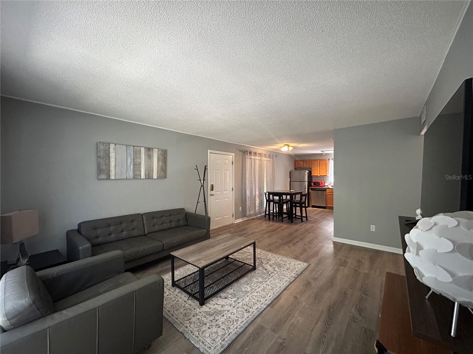 HAWTHORNE RESERVE - Residential Lease