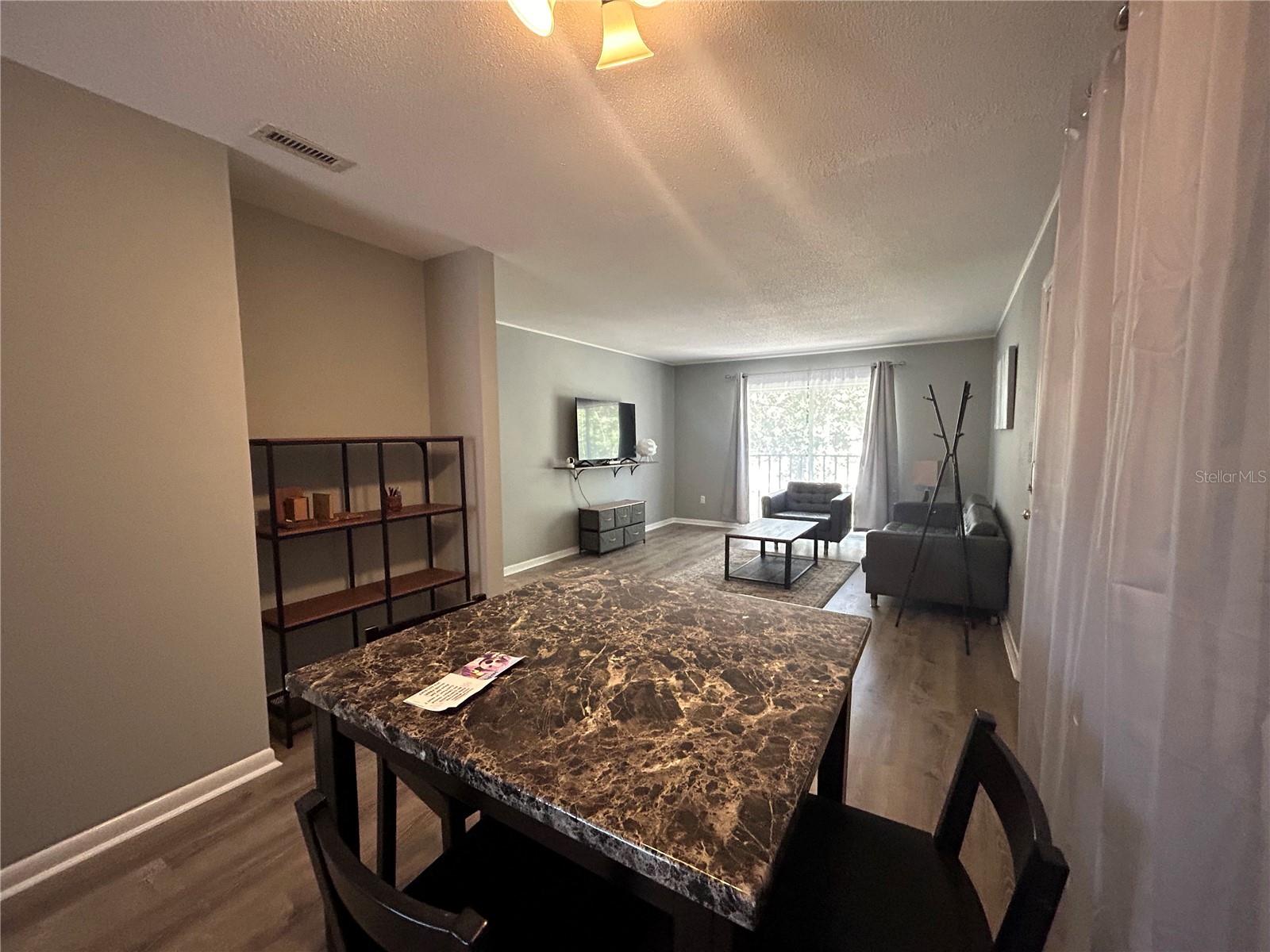 HAWTHORNE RESERVE - Residential Lease