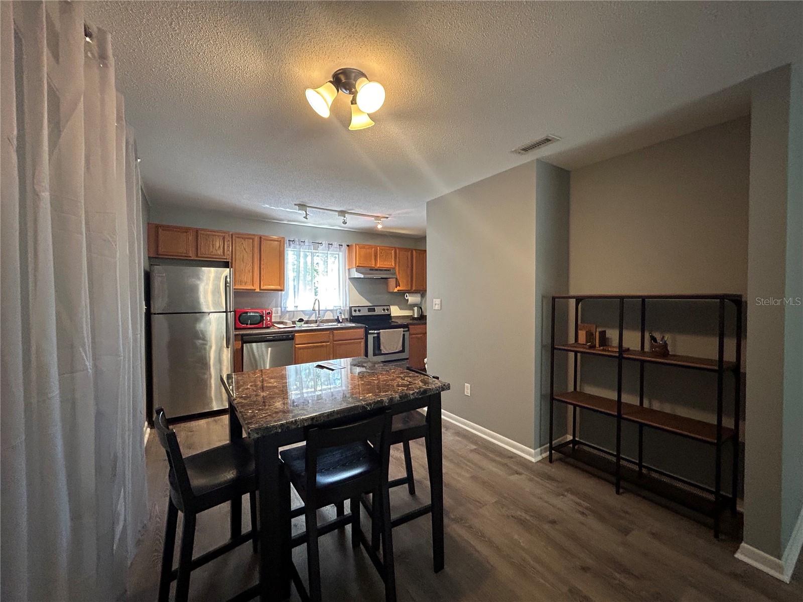 HAWTHORNE RESERVE - Residential Lease