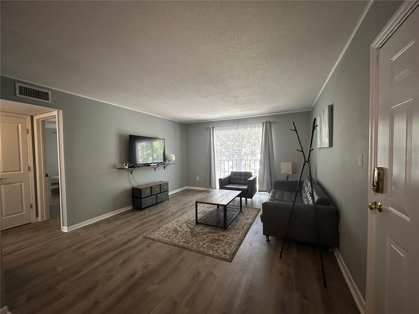 HAWTHORNE RESERVE - Residential Lease