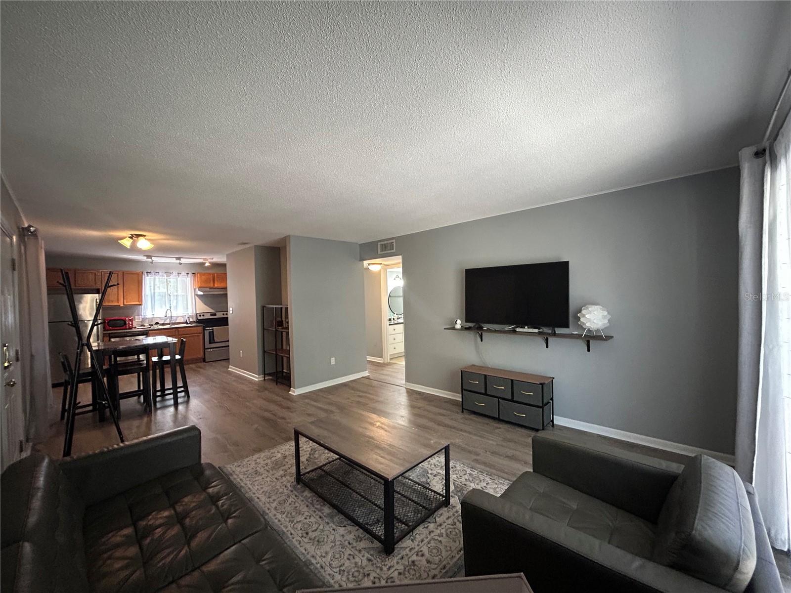 HAWTHORNE RESERVE - Residential Lease