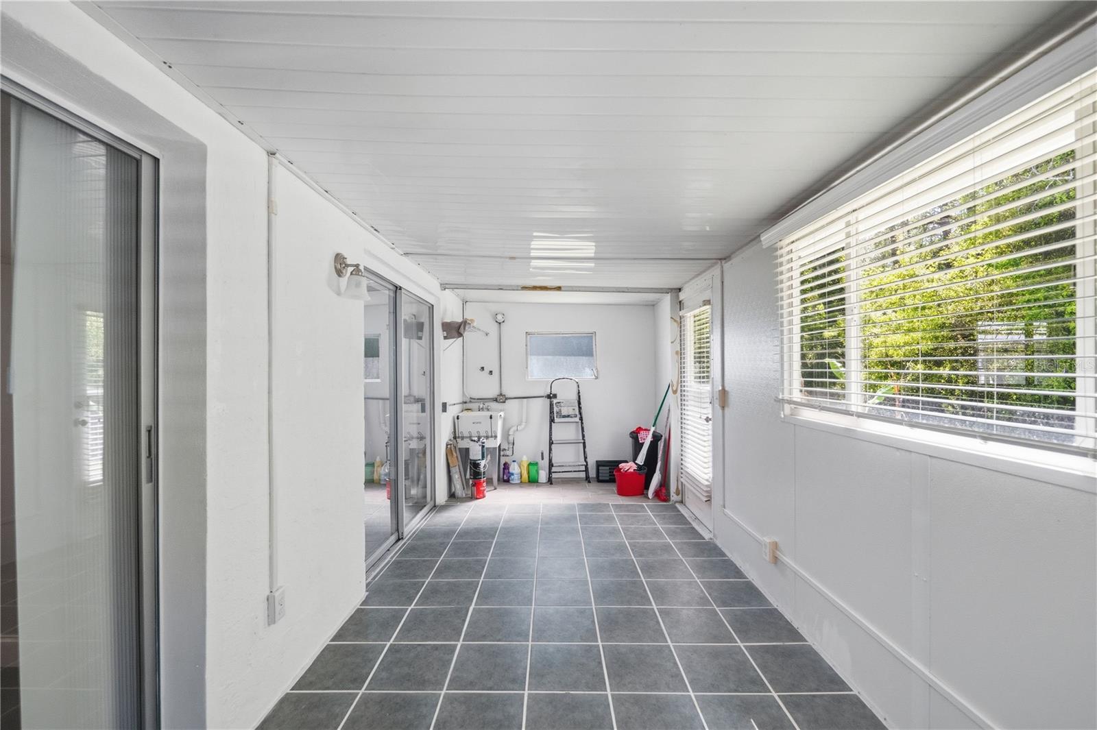 PARADISE POINTE WEST - Residential