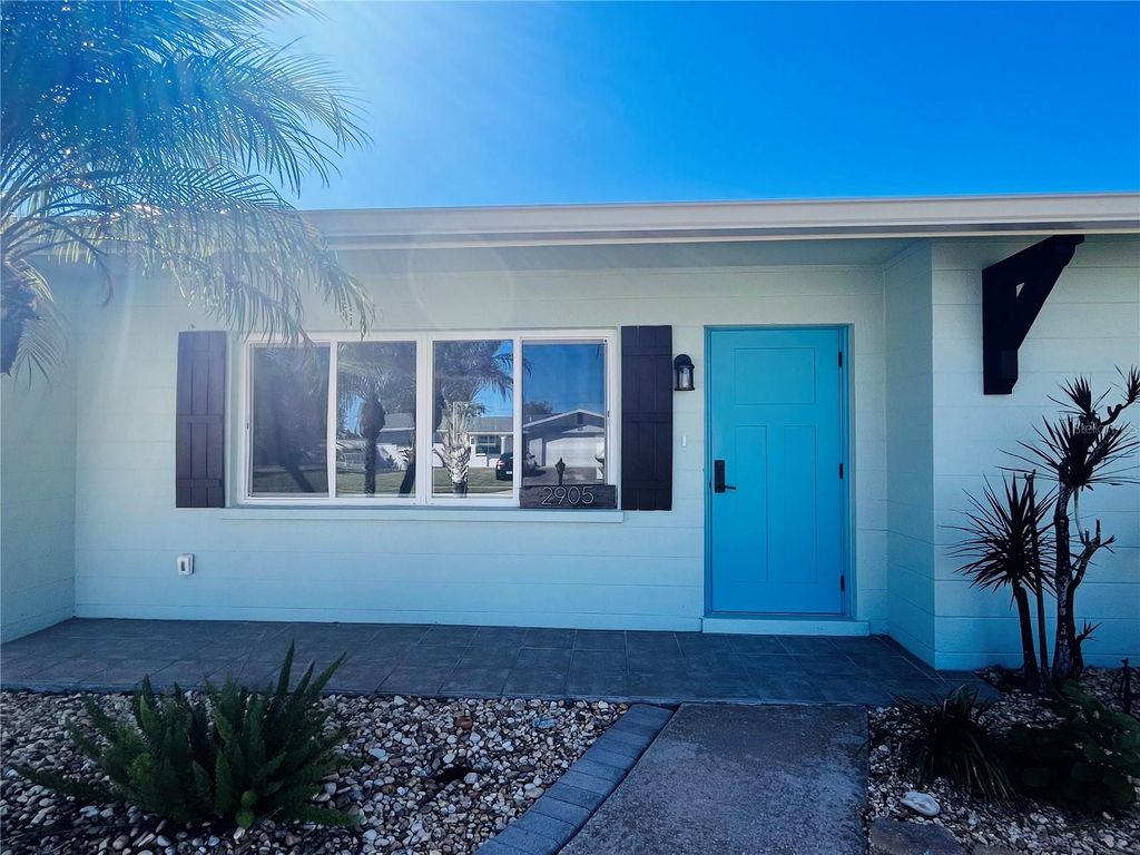 Photo of 2905 21st Avenue W, Bradenton, FL 34205 (MLS # A4668202)