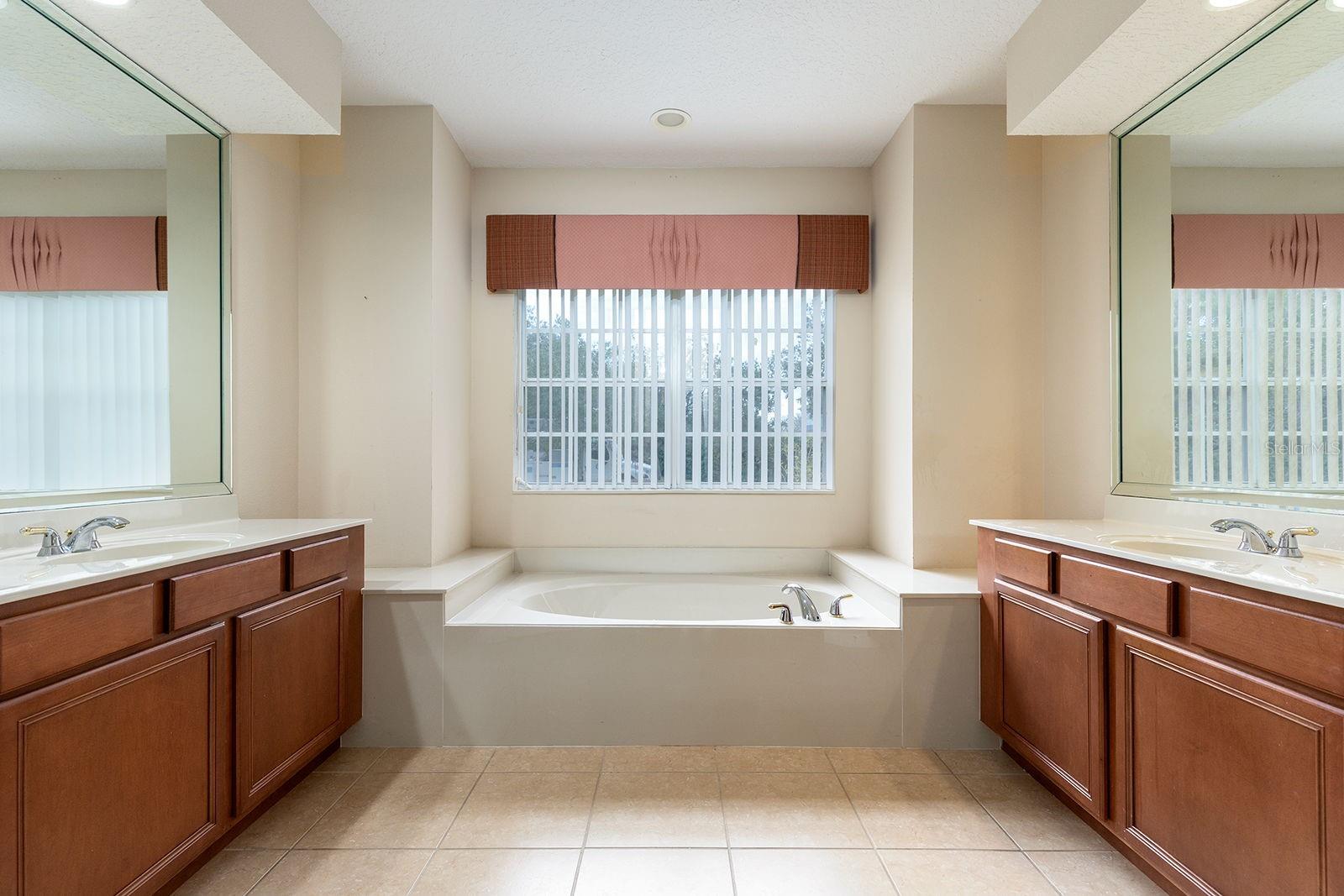 LIVE OAK RESERVE UNIT THREE - Residential