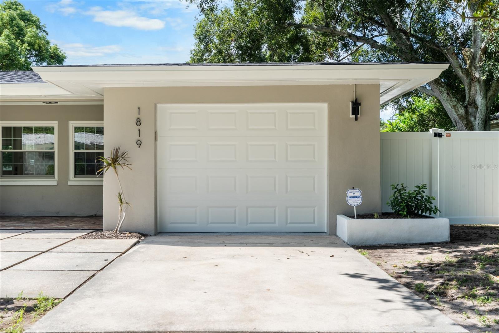 1819 MEADOW LANE