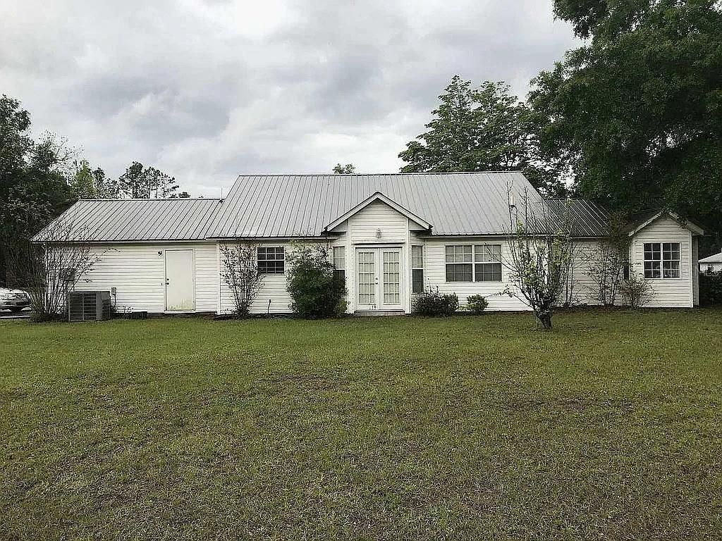 Photo of 363 SW Monroe Avenue, Mayo, FL 32066 (MLS # A4687184)