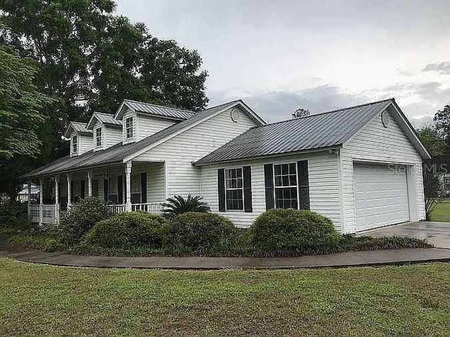 Charming 3-bedroom, 2-bath home with 1,440 sqft located at 363 SW Monroe Ave in Mayo, FL. Great opportunity for a comfortable residence or investment. Schedule your showing today!