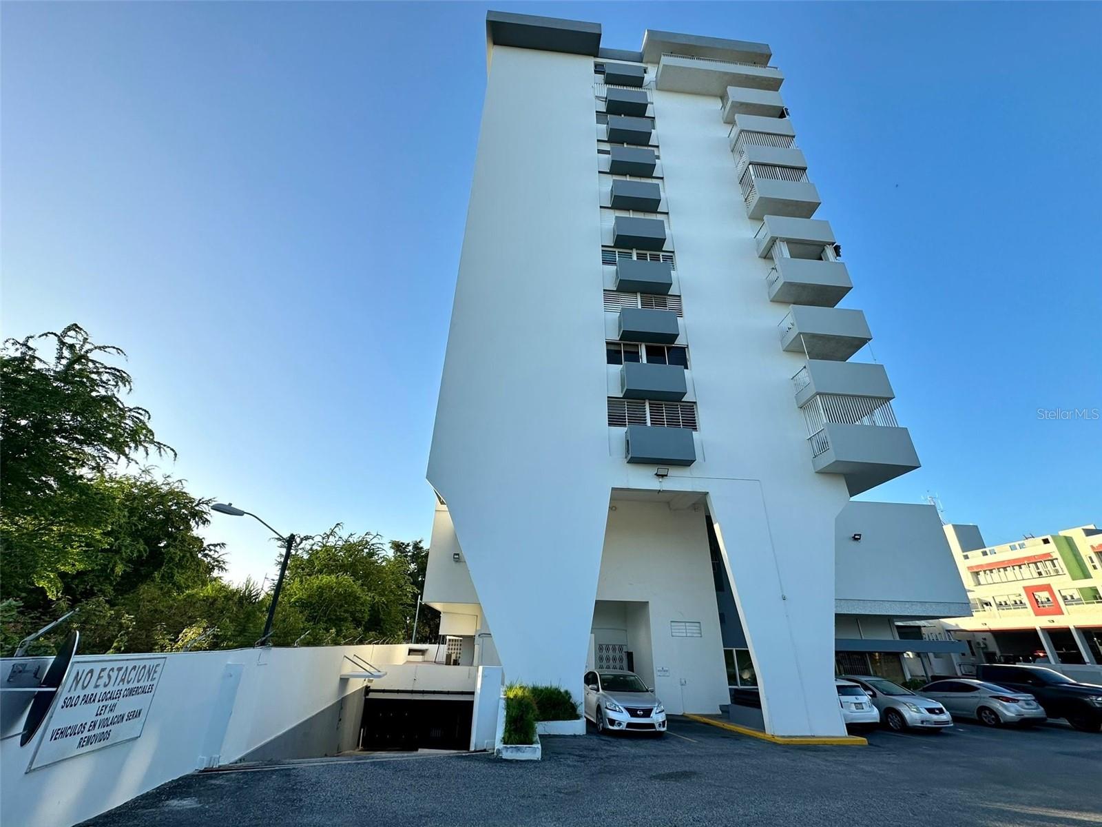 1802 ALCAZAR 404
