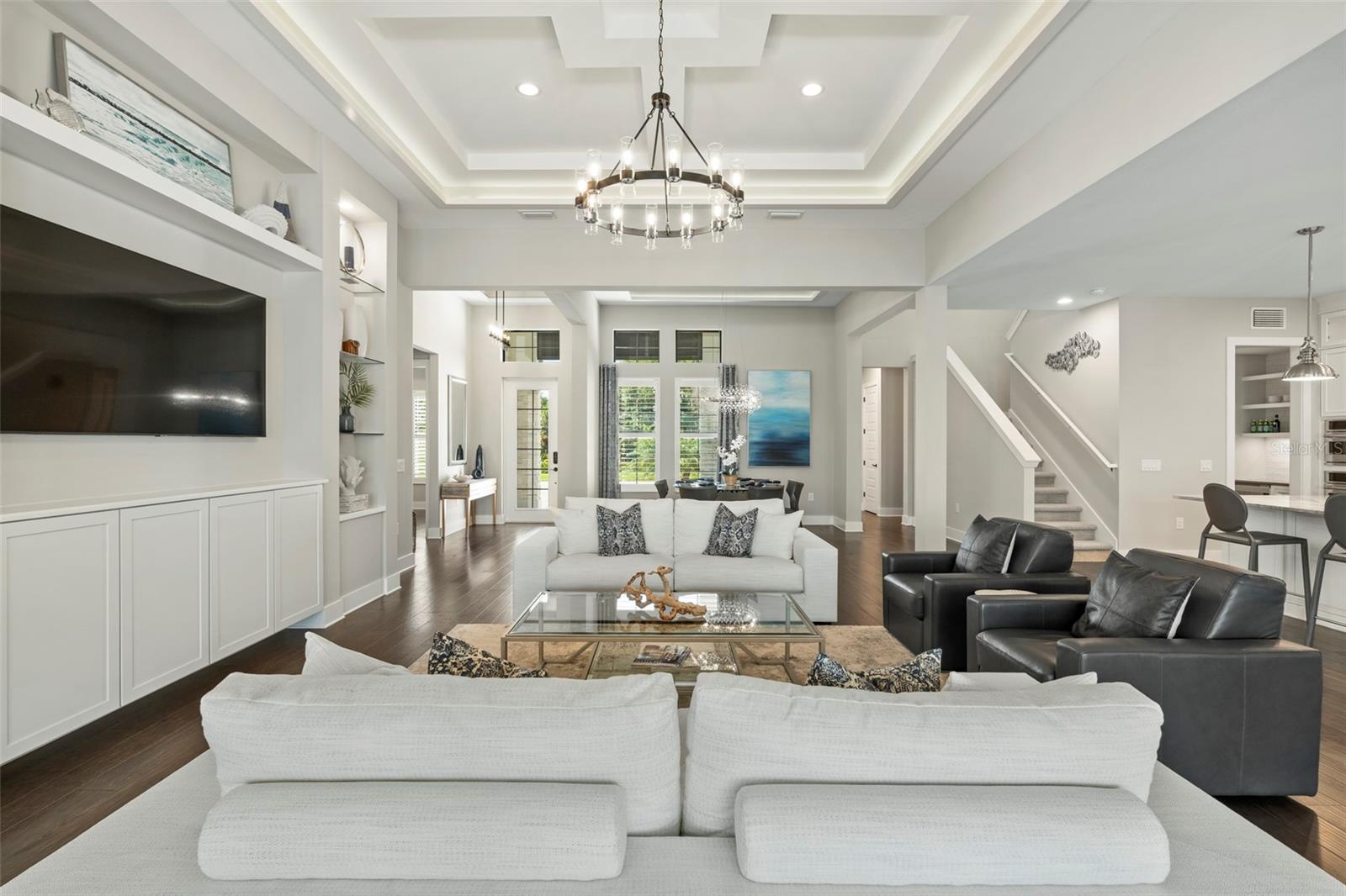 LAKEHOUSE COVE AT WATERSIDE - Residential