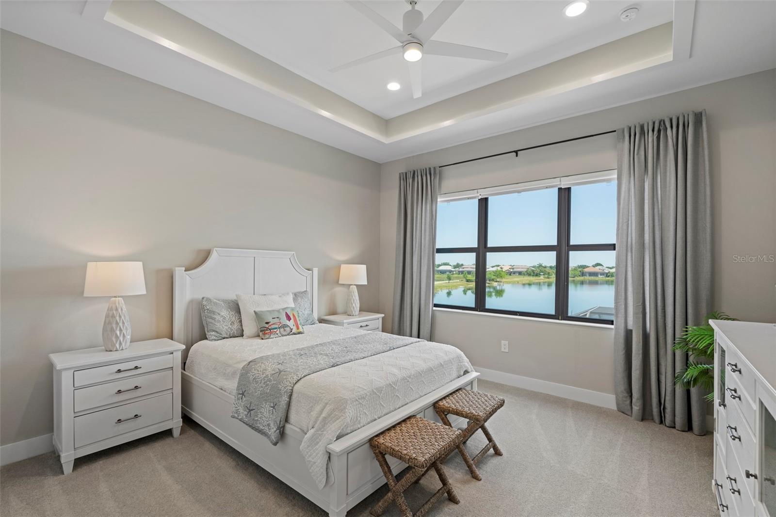 LAKEHOUSE COVE AT WATERSIDE - Residential