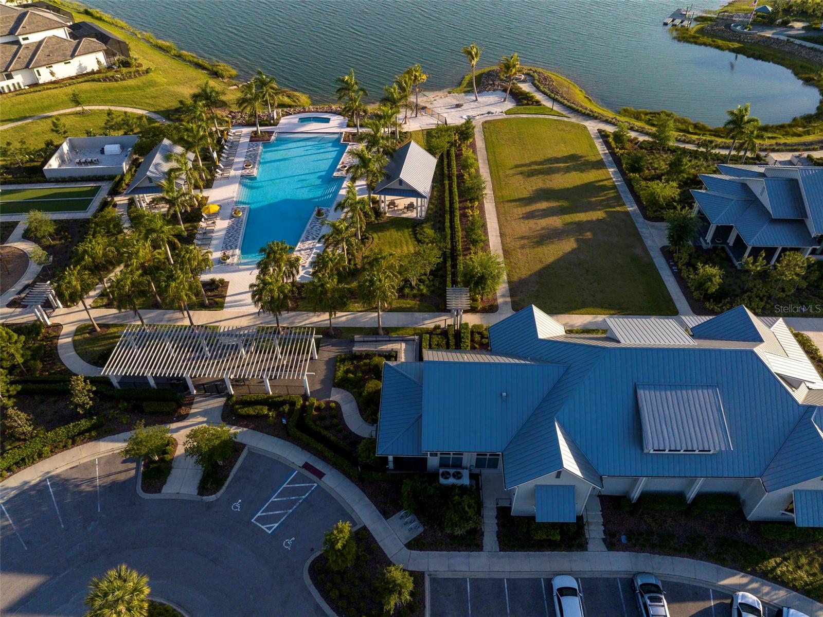 LAKEHOUSE COVE AT WATERSIDE - Residential