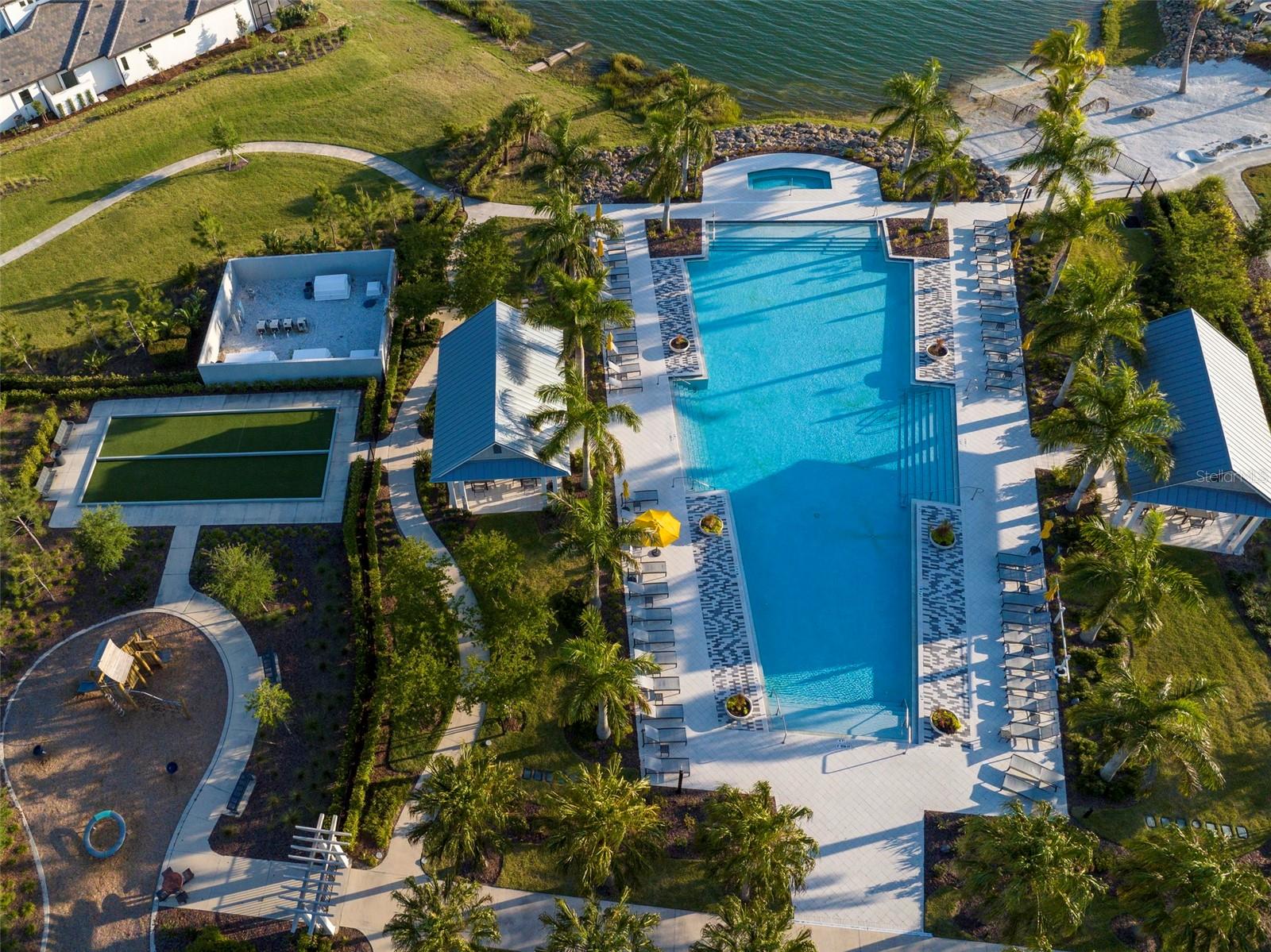 LAKEHOUSE COVE AT WATERSIDE - Residential