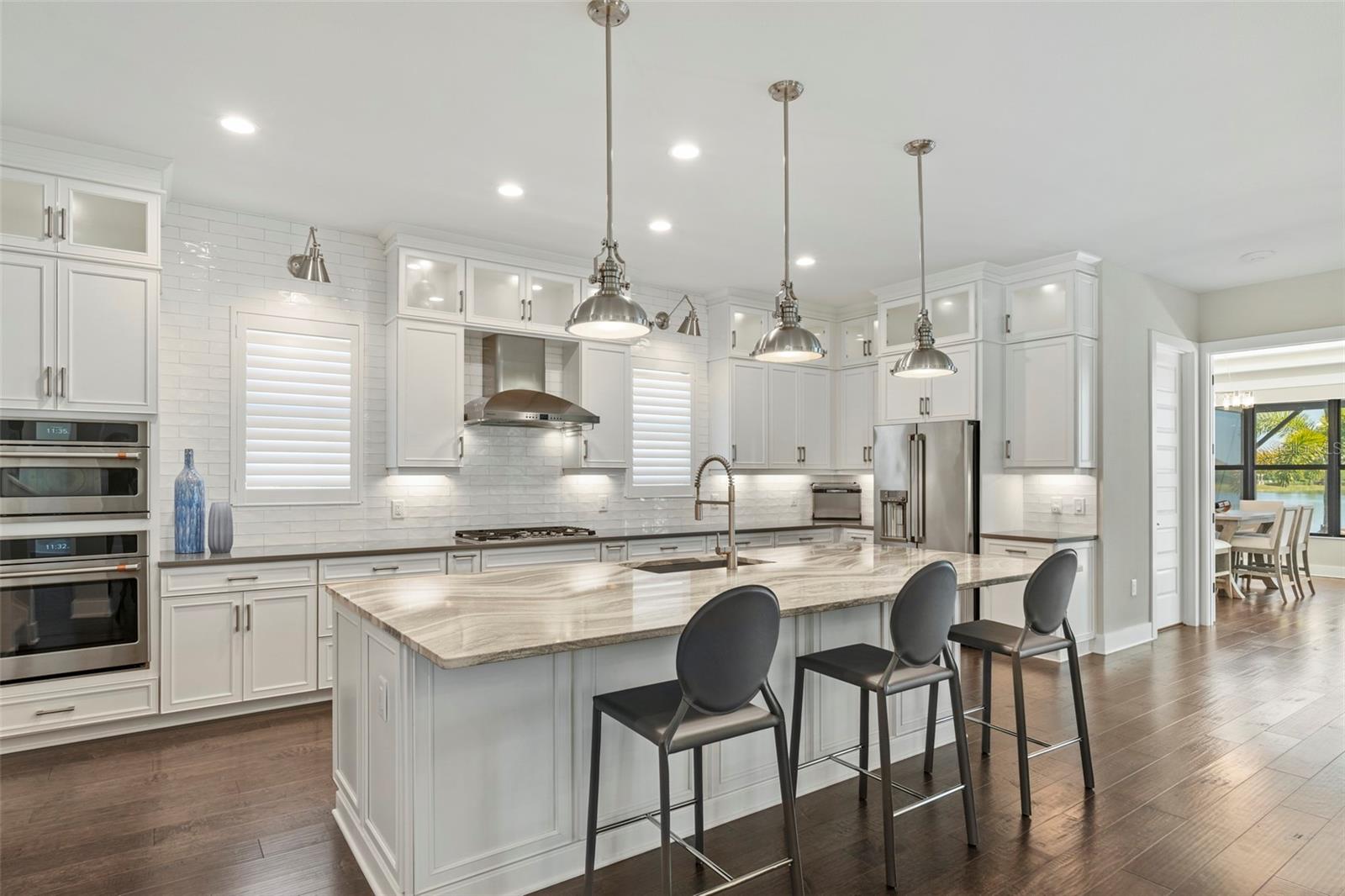 LAKEHOUSE COVE AT WATERSIDE - Residential