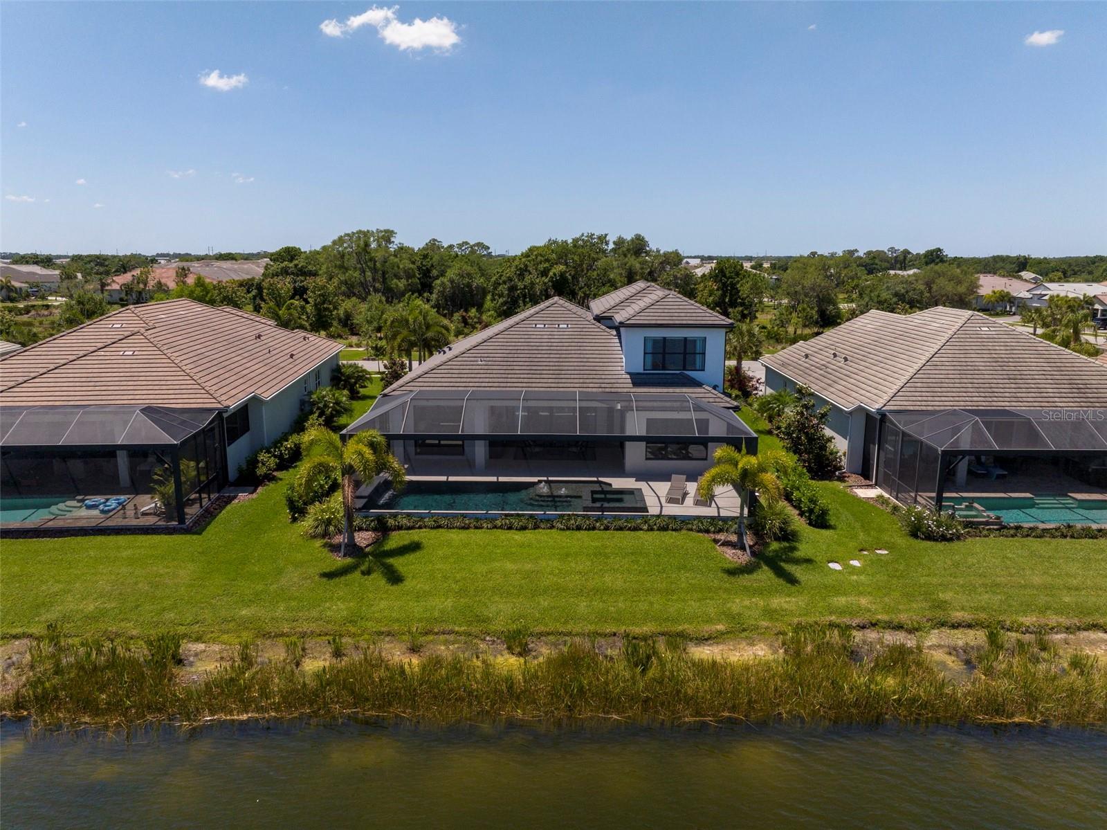 LAKEHOUSE COVE AT WATERSIDE - Residential