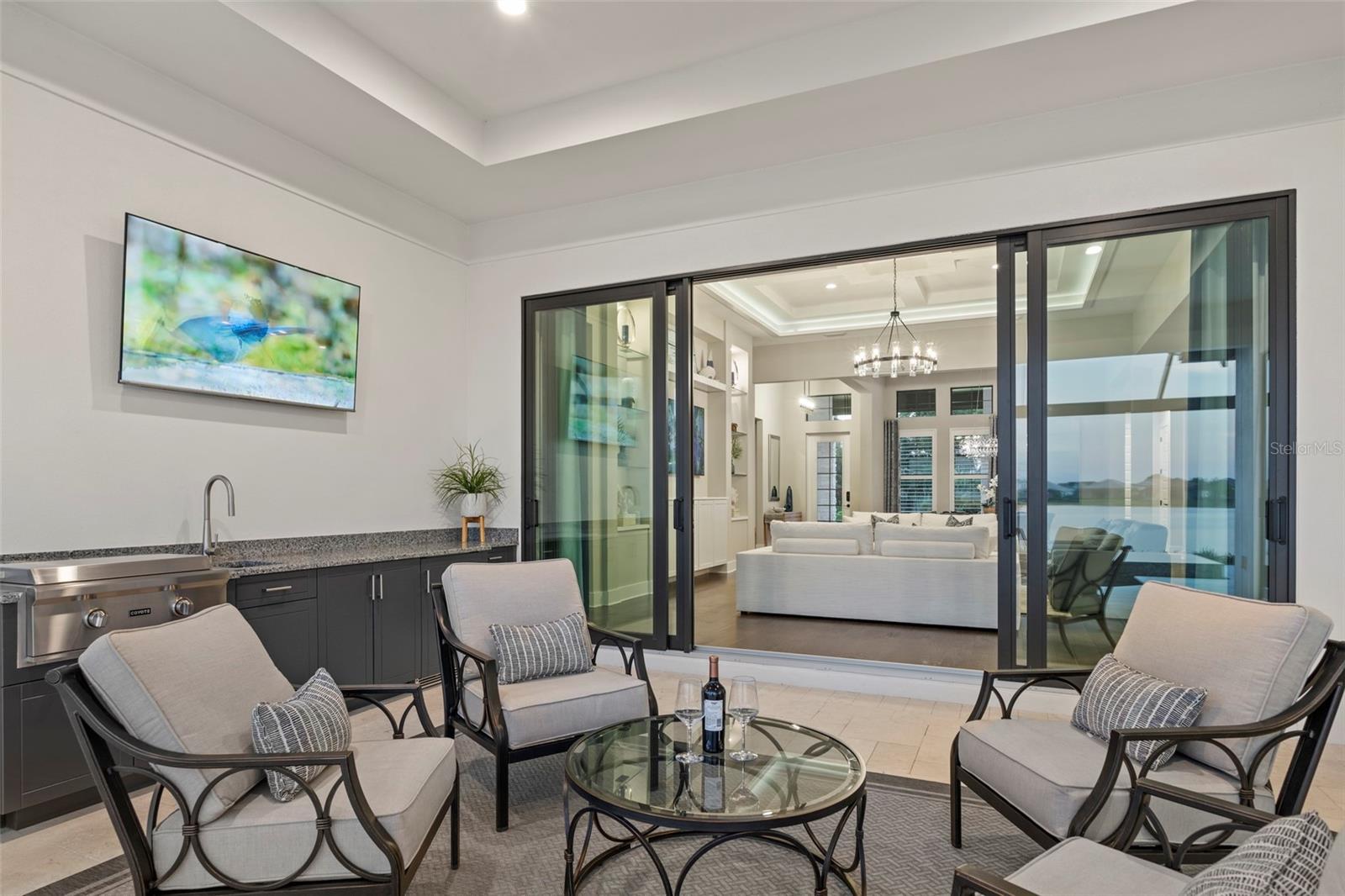 LAKEHOUSE COVE AT WATERSIDE - Residential