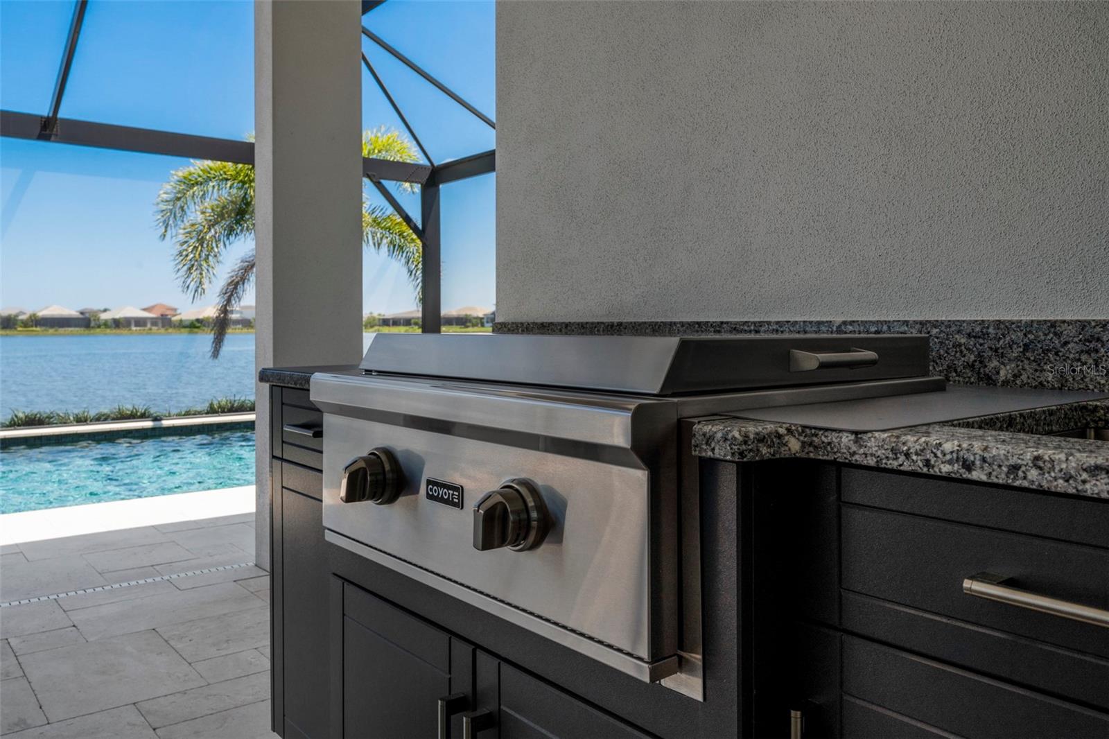 LAKEHOUSE COVE AT WATERSIDE - Residential