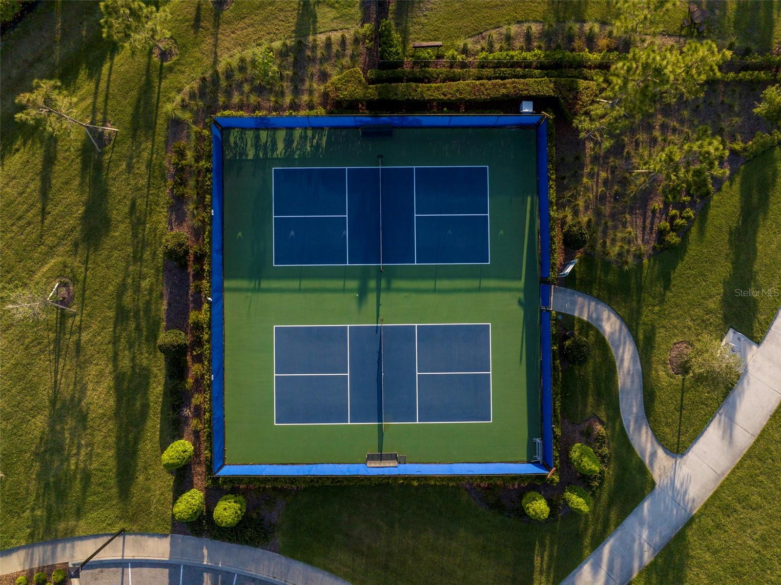 LAKEHOUSE COVE AT WATERSIDE - Residential