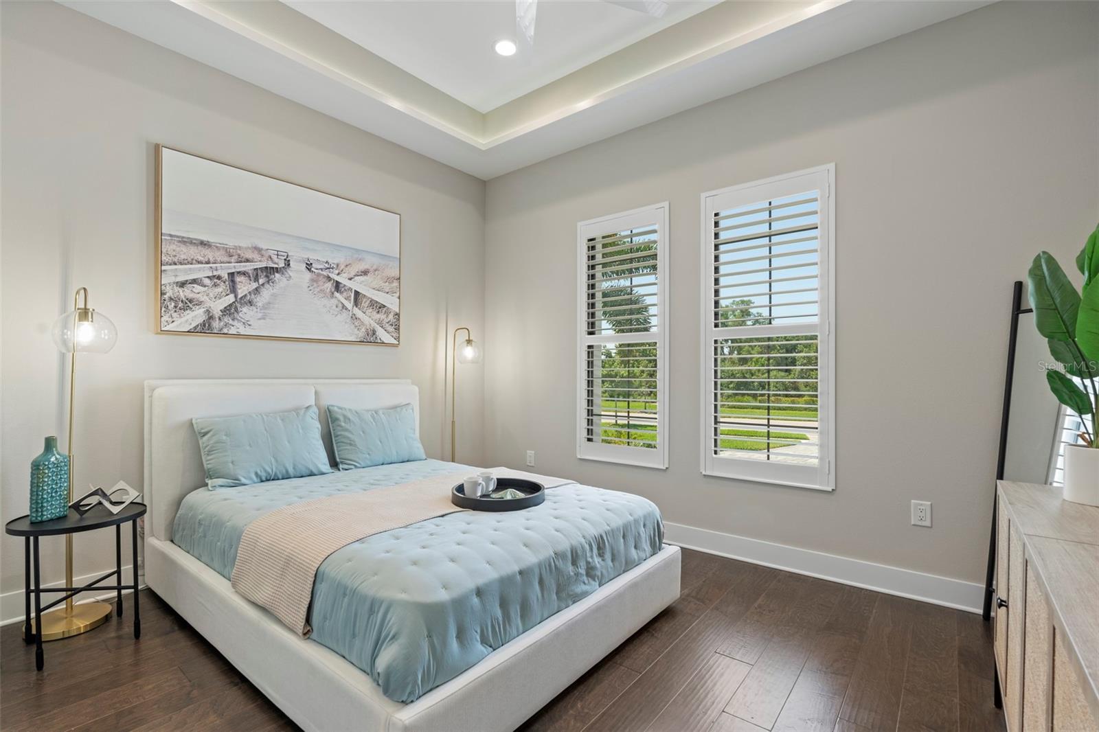 LAKEHOUSE COVE AT WATERSIDE - Residential