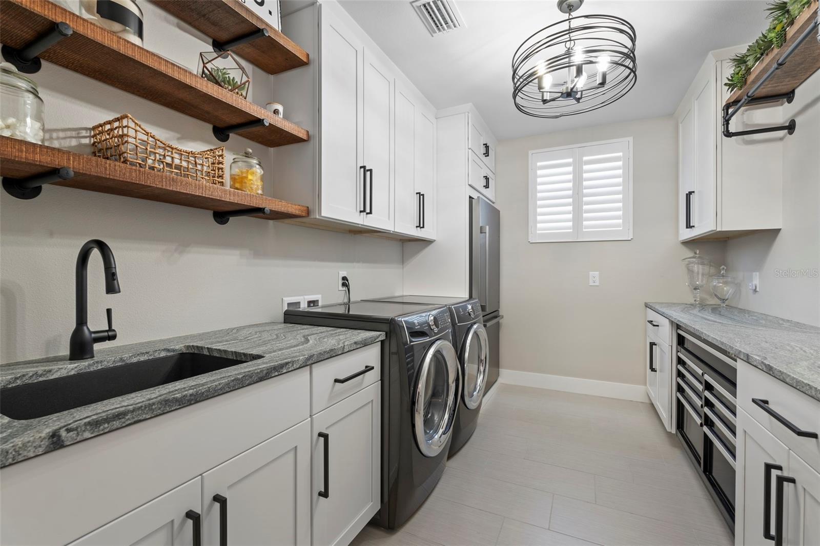 LAKEHOUSE COVE AT WATERSIDE - Residential