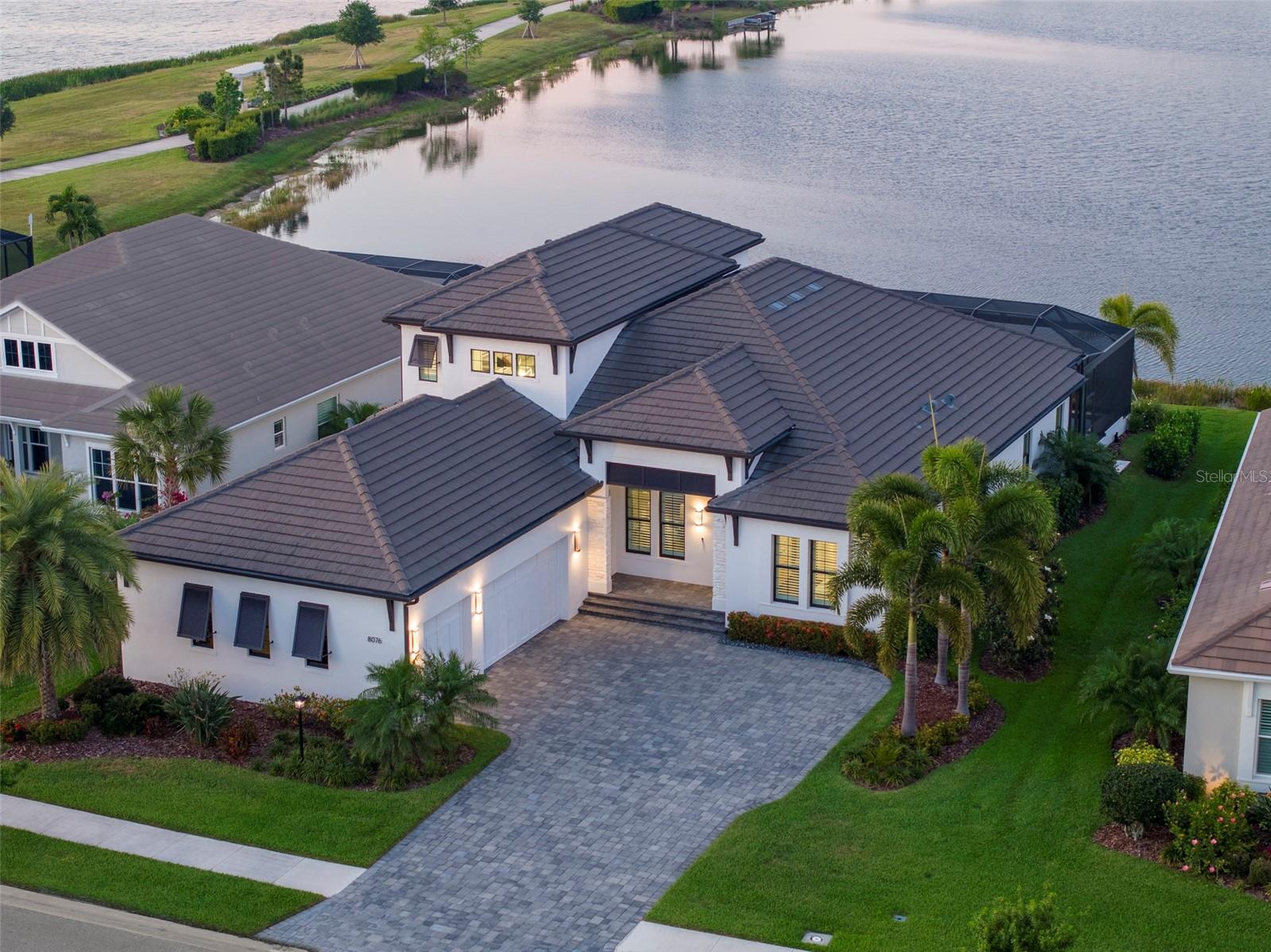 LAKEHOUSE COVE AT WATERSIDE - Residential