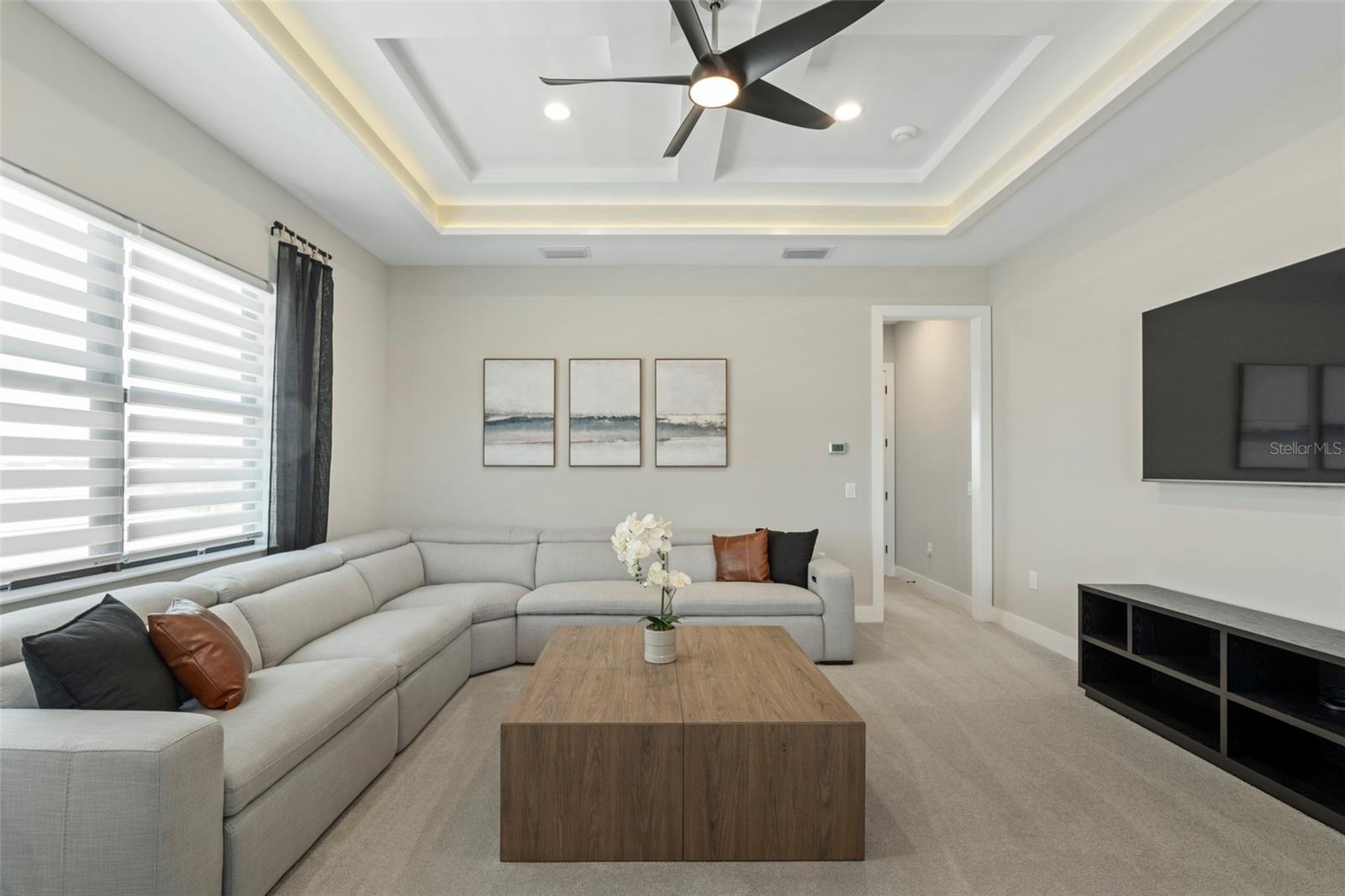 LAKEHOUSE COVE AT WATERSIDE - Residential