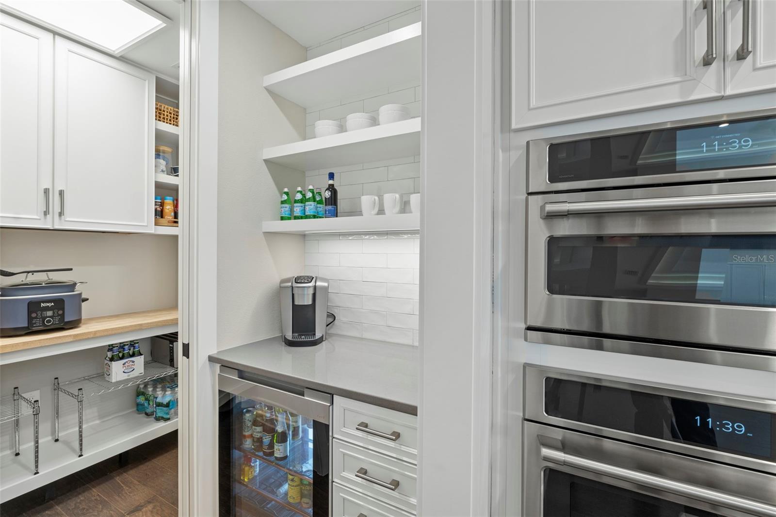 LAKEHOUSE COVE AT WATERSIDE - Residential