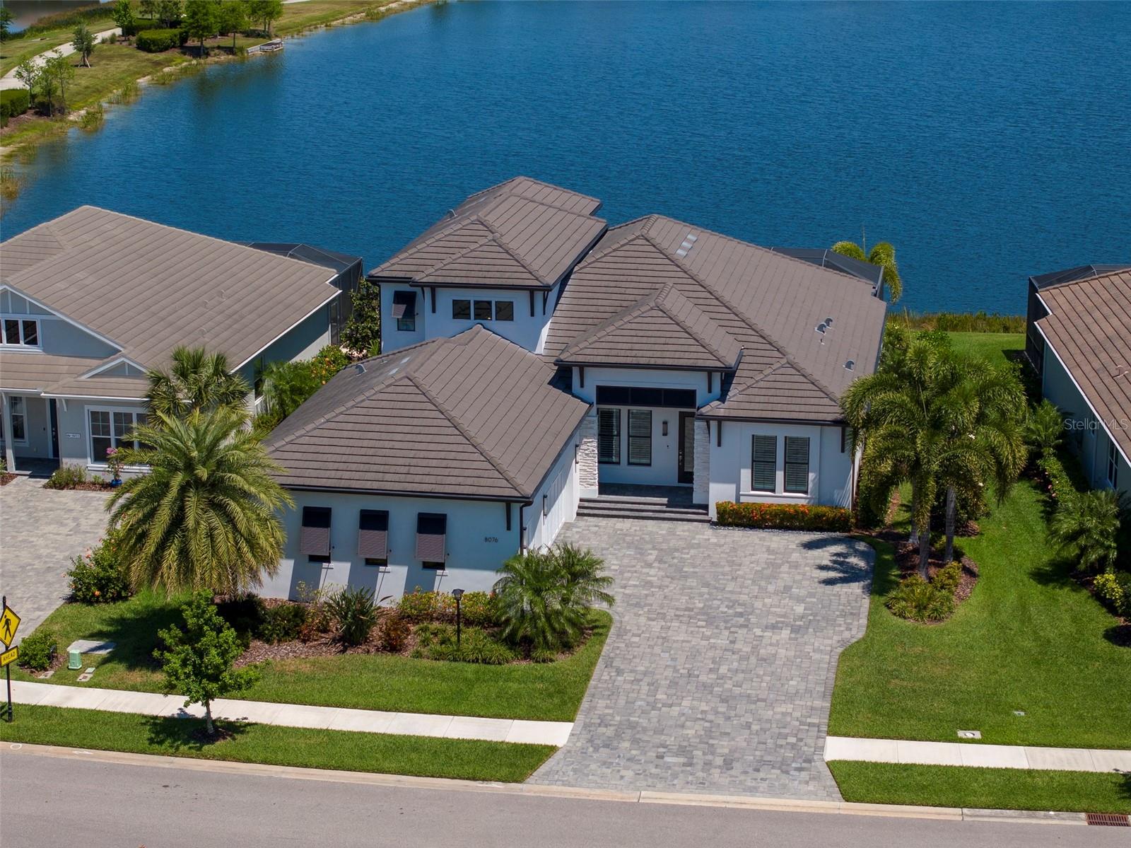 LAKEHOUSE COVE AT WATERSIDE - Residential