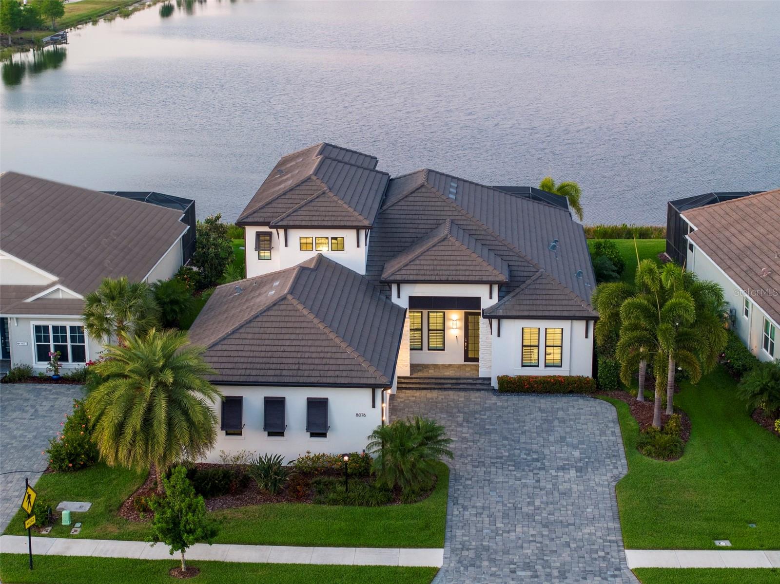 LAKEHOUSE COVE AT WATERSIDE - Residential