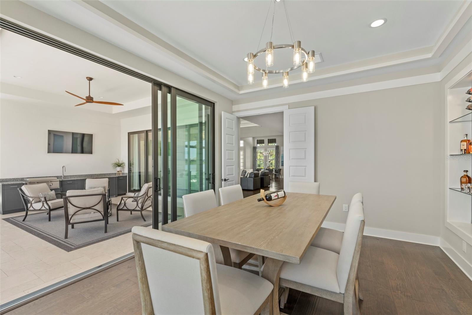 LAKEHOUSE COVE AT WATERSIDE - Residential