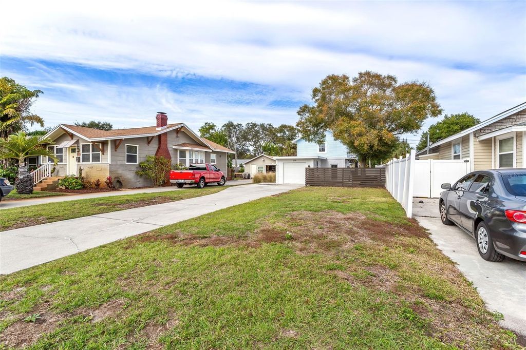 Photo of 1159 35th Avenue N, St Petersburg, FL 33704 (MLS # TB8472677)