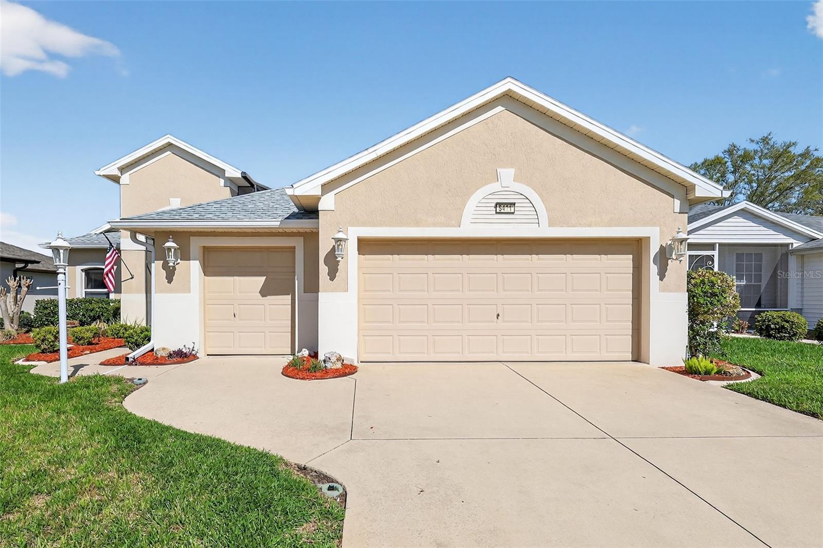 ROYAL HIGHLANDS PH 02 LT 992 ORB 1976 PG 173 - Residential