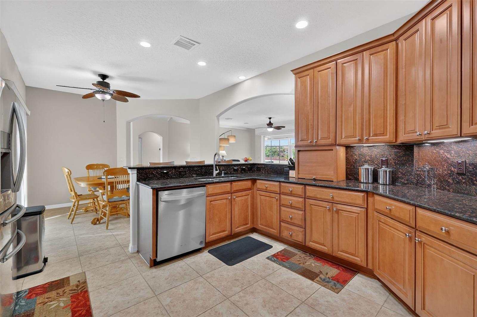 ROYAL HIGHLANDS PH 02 LT 992 ORB 1976 PG 173 - Residential