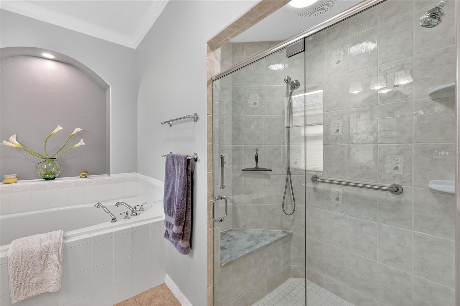 ROYAL HIGHLANDS PH 02 LT 992 ORB 1976 PG 173 - Residential