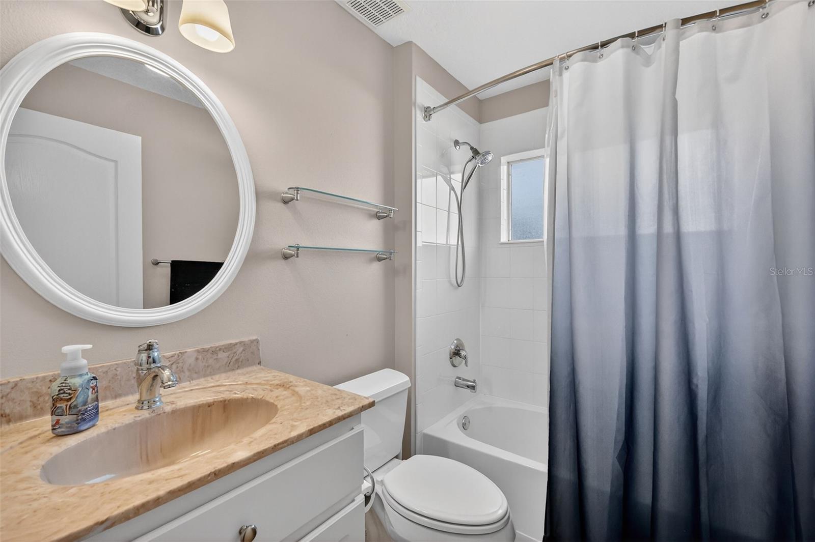 ROYAL HIGHLANDS PH 02 LT 992 ORB 1976 PG 173 - Residential