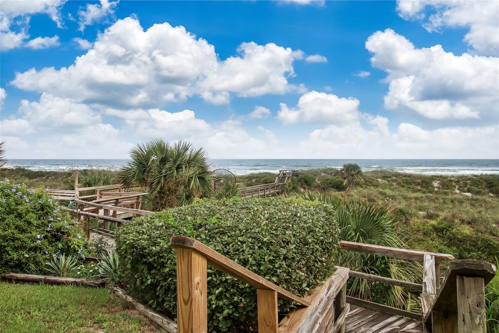 QUAIL HOLLOW CONDOS - Residential