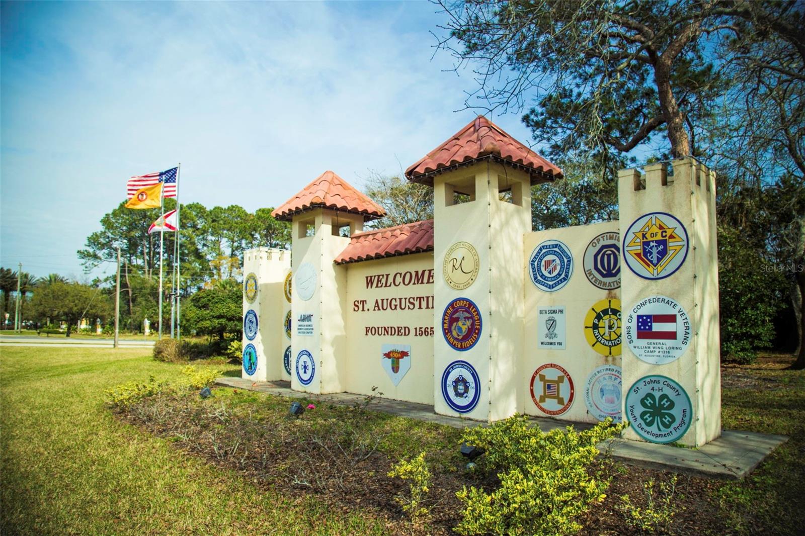QUAIL HOLLOW CONDOS - Residential