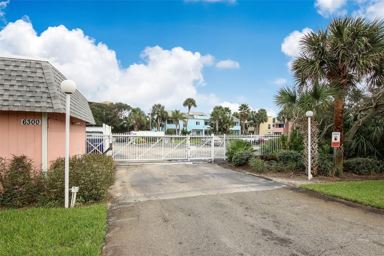 QUAIL HOLLOW CONDOS - Residential