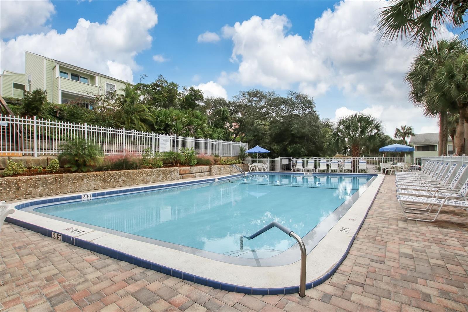 QUAIL HOLLOW CONDOS - Residential