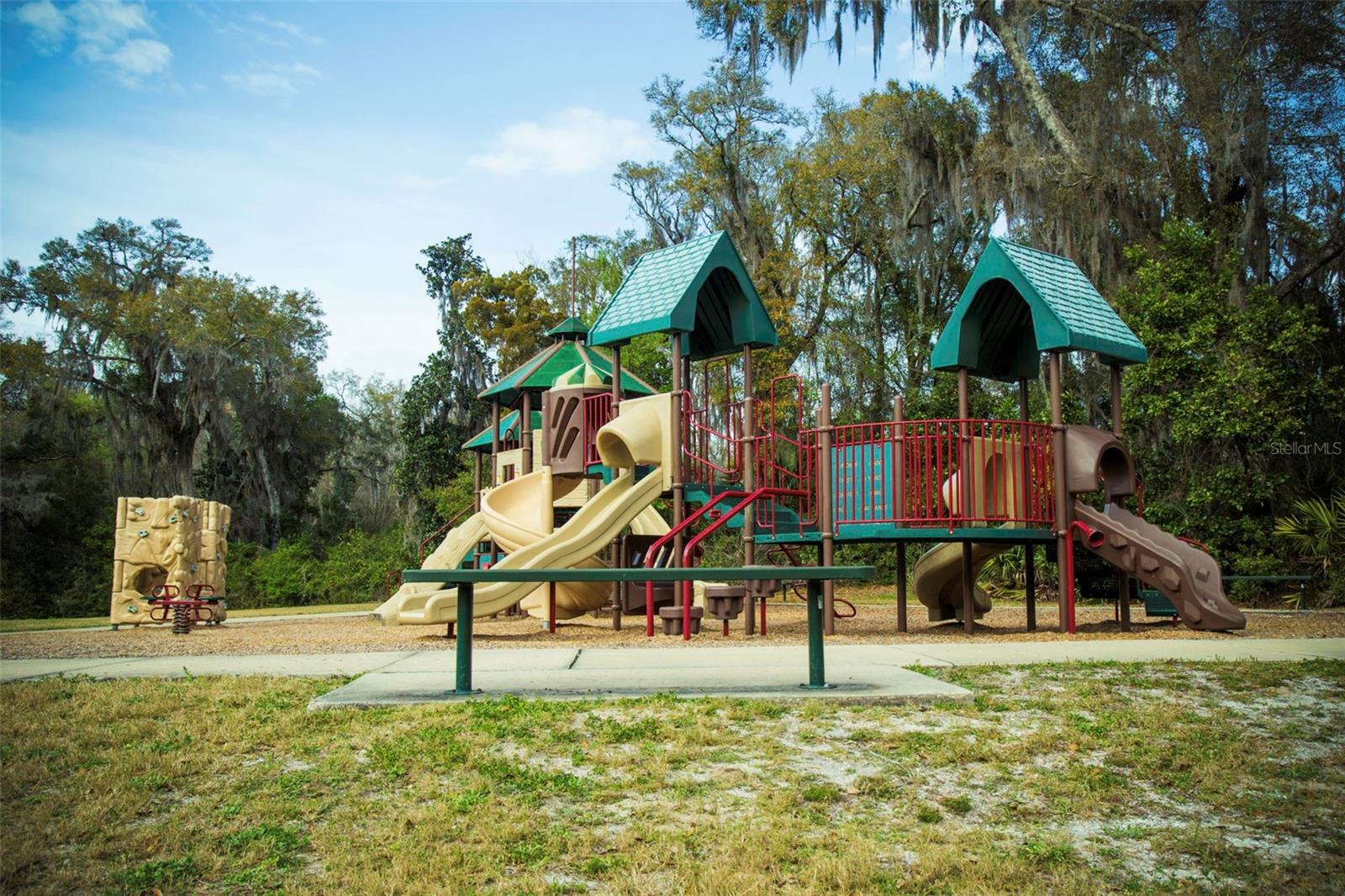 QUAIL HOLLOW CONDOS - Residential