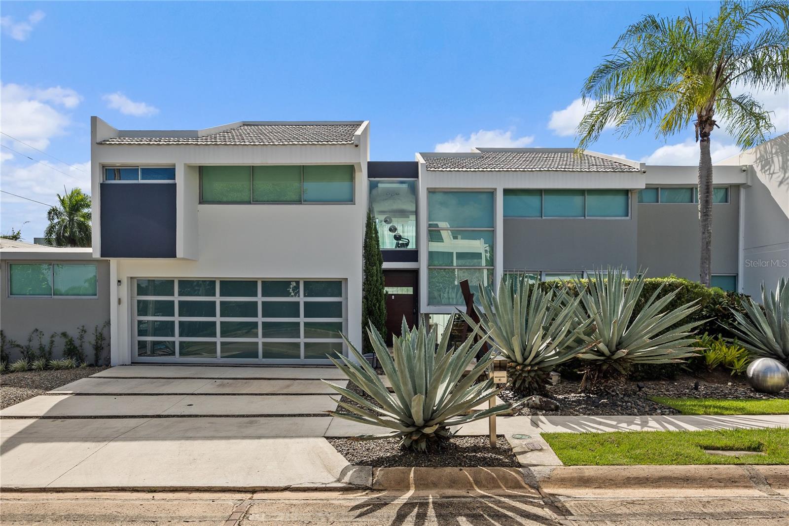 GARDEN HILLS VILLAS - Residential