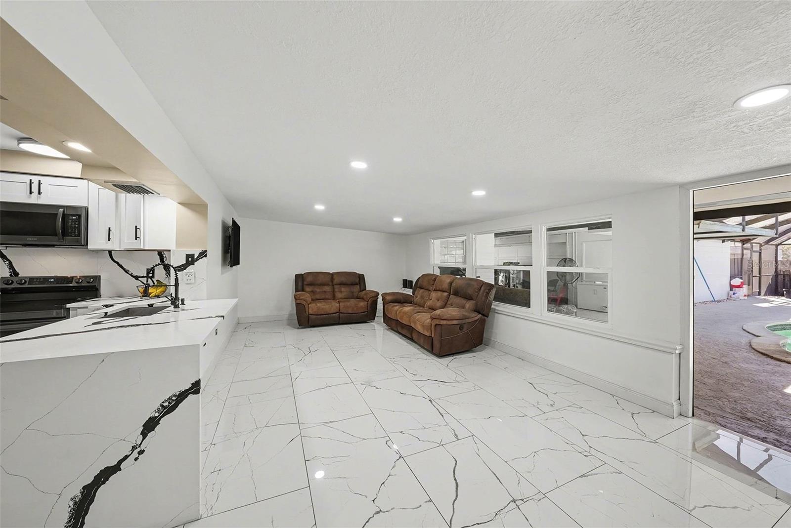 MEADOWS ESTATES - Residential