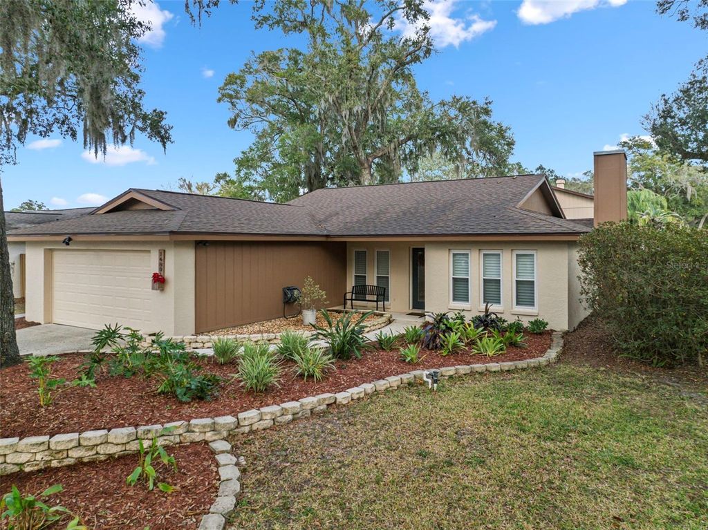 Photo of 14801 Oak Vine Drive, Lutz, FL 33559 (MLS # TB8463529)